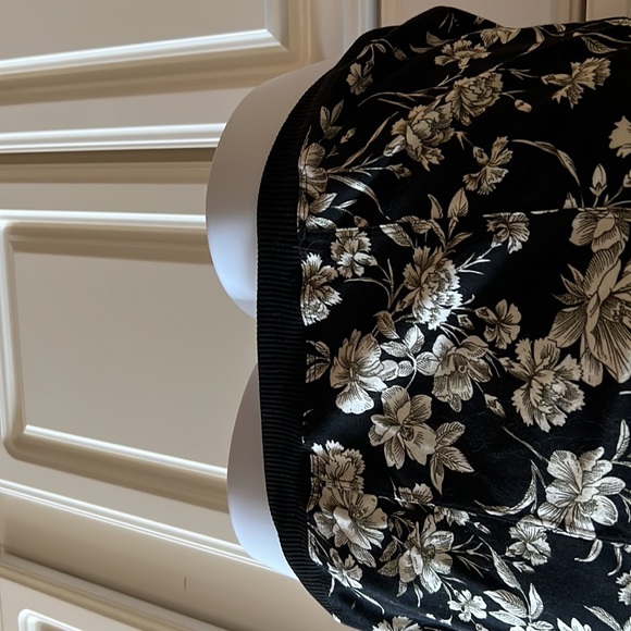 Sleeveless cotton Sport Max Brand ladies, black and white floral top. - Picture 5 of 6